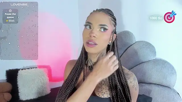 Snapshot of michell_danna chatting on December 13, 2025, 8:37 pm michell danna online show from December 13, 2025, 8:37 pm