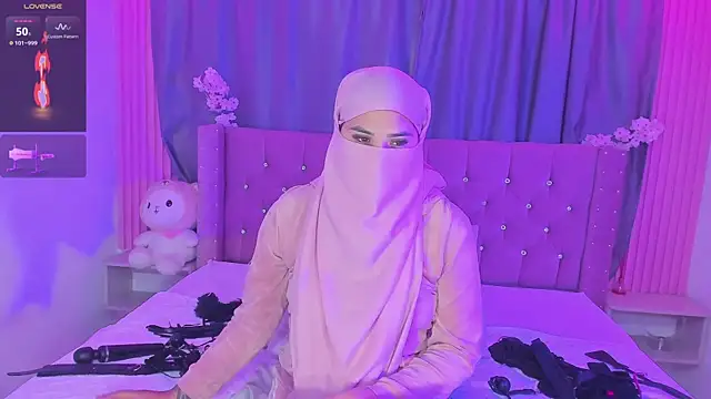 Nayla-Mouna online show from May 5, 2026, 7:33 am