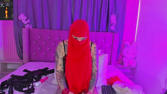 Snapshot of Nayla-Mouna chatting on June 23, 2026, 7:34 pm Nayla-Mouna online show from June 23, 2026, 7:34 pm