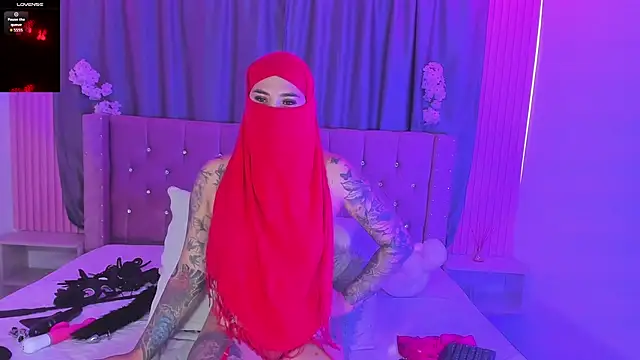 Snapshot of Nayla-Mouna chatting on July 6, 2026, 7:38 pm Nayla-Mouna online show from July 6, 2026, 7:38 pm
