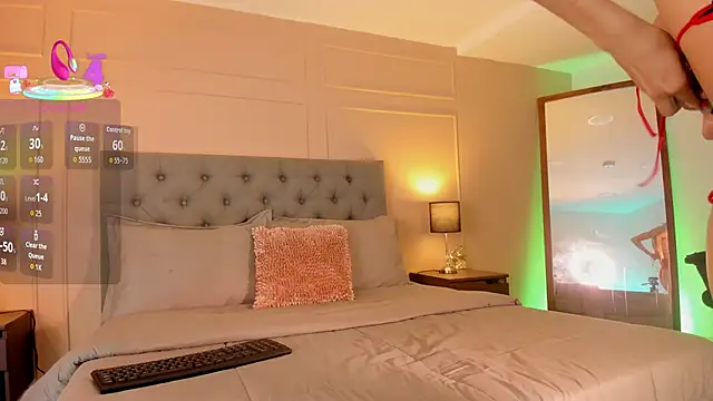 ALICESANDOVAL online show from October 8, 2025, 11:12 am