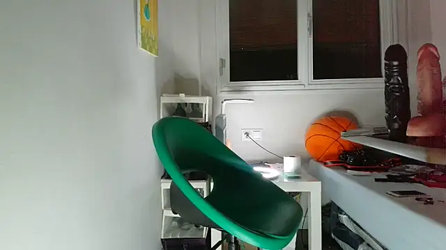 Maskpor2022 online show from March 22, 2026, 8:32 pm