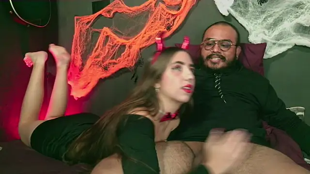 Snapshot of _leda_swan_ chatting on October 18, 2025, 1:35 pm leda swan online show from October 18, 2025, 1:35 pm