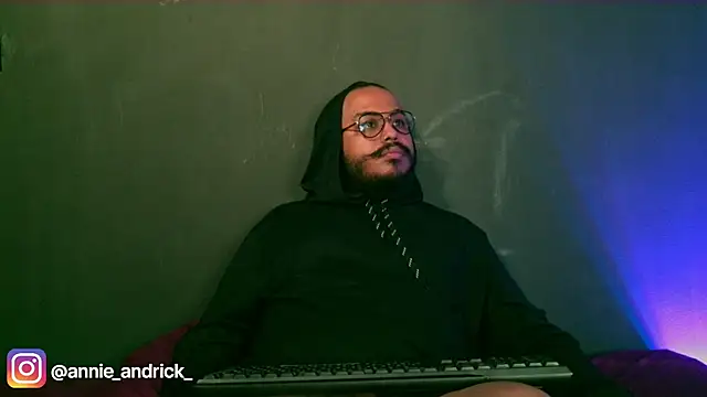 Snapshot of _leda_swan_ chatting on October 16, 2025, 1:08 pm leda swan online show from October 16, 2025, 1:08 pm