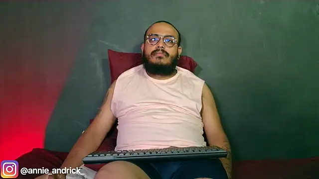 Snapshot of _leda_swan_ chatting on November 11, 2025, 12:44 pm leda swan online show from November 11, 2025, 12:44 pm