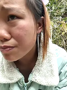 liu-liusexy online show from December 20, 2025, 4:04 am