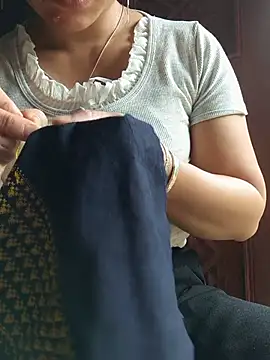 liu-liusexy online show from June 16, 2026, 6:13 am