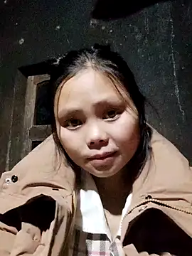 omiu-baby online show from December 1, 2025, 10:43 pm