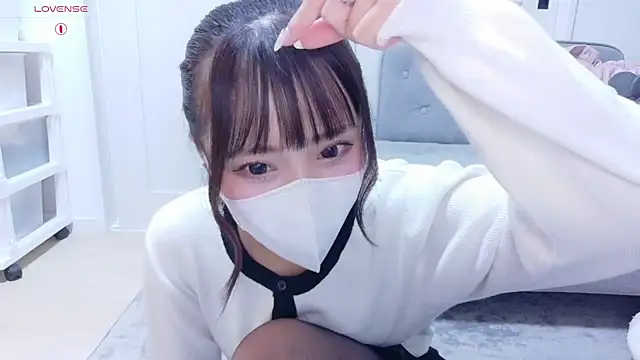 Snapshot of YURi_luv chatting on October 26, 2025, 10:04 am YURi luv online show from October 26, 2025, 10:04 am