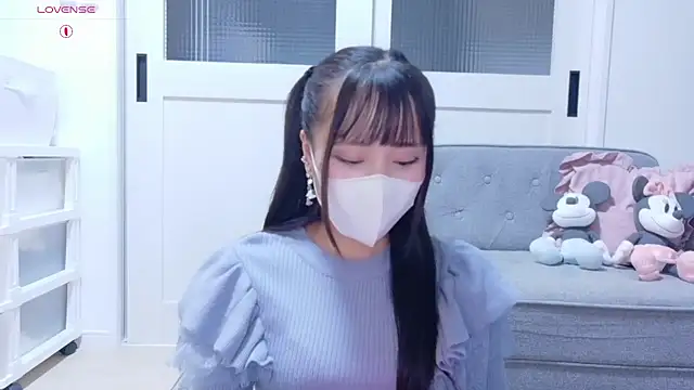 Snapshot of YURi_luv chatting on October 21, 2025, 11:09 am YURi luv online show from October 21, 2025, 11:09 am