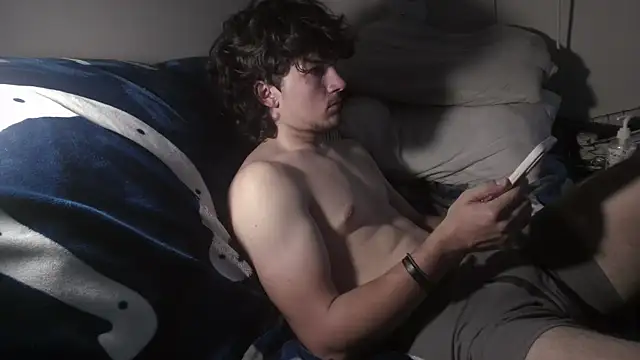 Snapshot of conradical18 chatting on October 4, 2025, 10:33 pm conradical18 online show from October 4, 2025, 10:33 pm