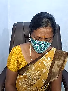 Snapshot of umashreetamil chatting on October 6, 2025, 5:13 pm umashreetamil online show from October 6, 2025, 5:13 pm