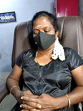 Snapshot of umashreetamil chatting on October 14, 2025, 5:19 am umashreetamil online show from October 14, 2025, 5:19 am