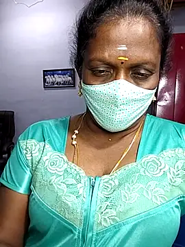 Snapshot of umashreetamil chatting on October 15, 2025, 5:32 pm umashreetamil online show from October 15, 2025, 5:32 pm