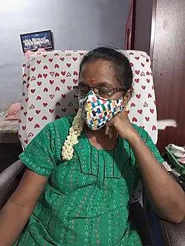 Snapshot of umashreetamil chatting on July 29, 2026, 6:29 pm umashreetamil online show from July 29, 2026, 6:29 pm