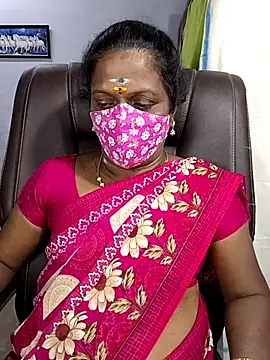 Snapshot of umashreetamil chatting on November 29, 2025, 11:43 am umashreetamil online show from November 29, 2025, 11:43 am