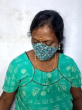 Snapshot of umashreetamil chatting on October 16, 2025, 4:26 pm umashreetamil online show from October 16, 2025, 4:26 pm