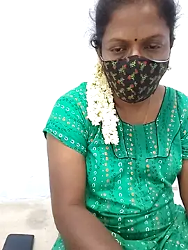 Snapshot of umashreetamil chatting on October 12, 2025, 1:18 am umashreetamil online show from October 12, 2025, 1:18 am