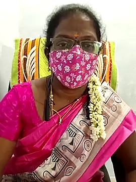 Snapshot of umashreetamil chatting on October 2, 2025, 4:10 pm umashreetamil online show from October 2, 2025, 4:10 pm