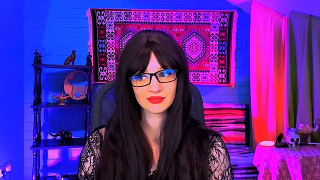 AliceWelch  online show from October 8, 2025, 8:16 am