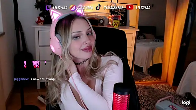 Snapshot of cymaishere chatting on October 11, 2025, 7:59 pm cymaishere online show from October 11, 2025, 7:59 pm