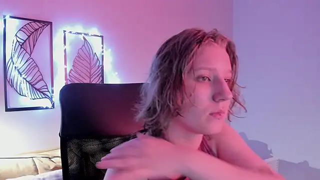 Hailey Foxy online show from November 21, 2025, 9:30 am