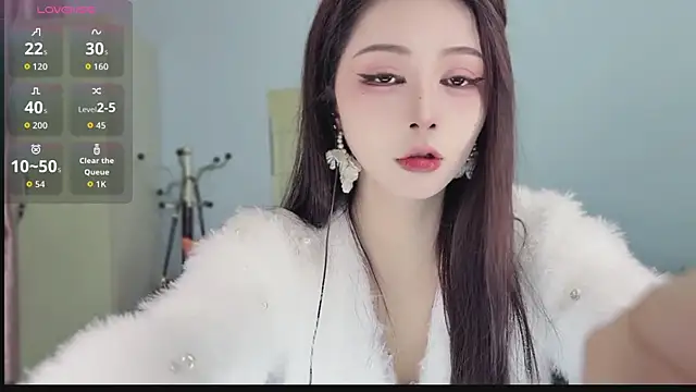 Sue101010 online show from December 1, 2025, 10:54 pm