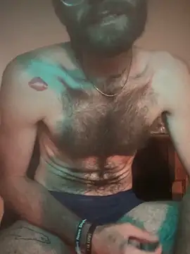 hungspundick1 online show from October 15, 2025, 2:47 pm