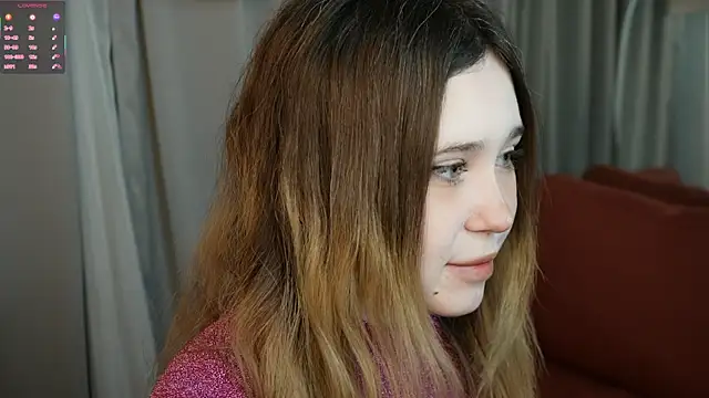 Snapshot of Lina_Glow chatting on November 30, 2025, 6:36 am Lina Glow online show from November 30, 2025, 6:36 am