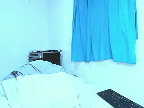 Snapshot of andylemonda1 chatting on November 6, 2025, 3:27 pm andylemonda1 online show from November 6, 2025, 3:27 pm