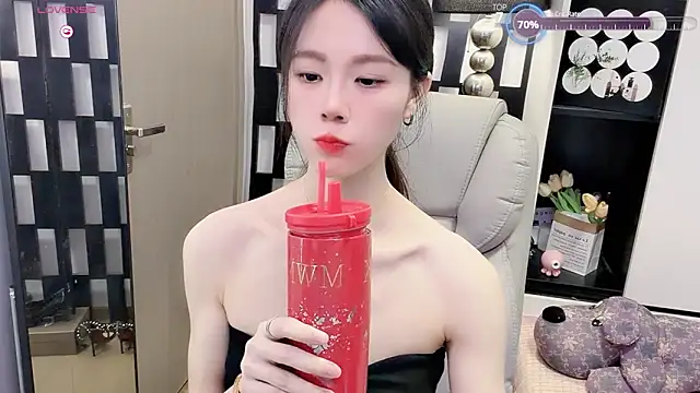 Snapshot of Yueyue-MM chatting on June 18, 2026, 3:49 am Yueyue-MM online show from June 18, 2026, 3:49 am