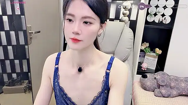 Snapshot of Yueyue-MM chatting on June 3, 2026, 2:33 pm Yueyue-MM online show from June 3, 2026, 2:33 pm