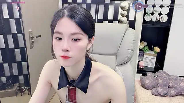 Snapshot of Yueyue-MM chatting on June 12, 2026, 3:04 am Yueyue-MM online show from June 12, 2026, 3:04 am