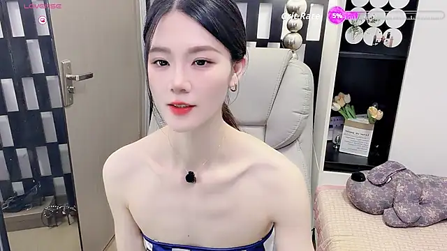 Snapshot of Yueyue-MM chatting on June 15, 2026, 2:56 am Yueyue-MM online show from June 15, 2026, 2:56 am