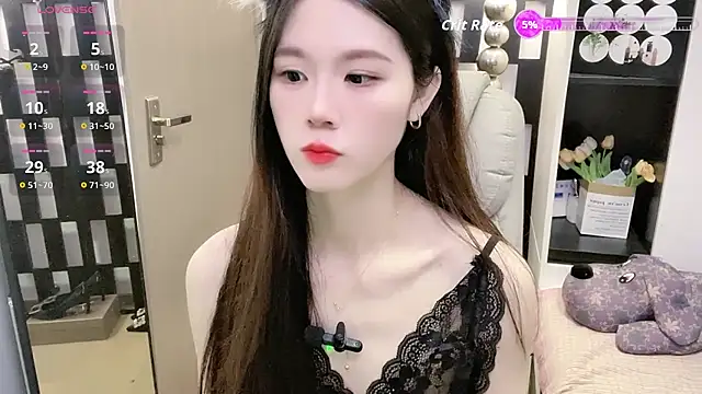 Yueyue-MM online show from February 14, 2026, 2:34 am