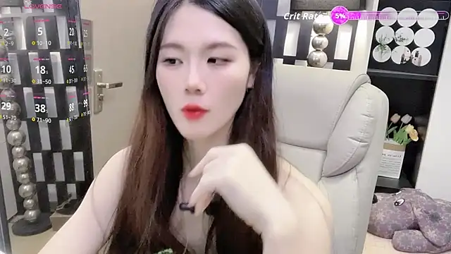 Yueyue-MM online show from January 16, 2026, 1:37 pm