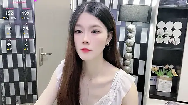 Yueyue-MM online show from October 22, 2025, 1:05 am