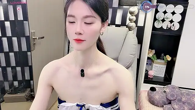 Snapshot of Yueyue-MM chatting on June 21, 2026, 2:28 am Yueyue-MM online show from June 21, 2026, 2:28 am