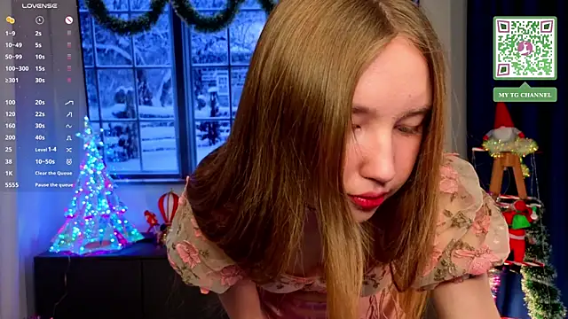 ElfredaTupy online show from December 5, 2025, 8:17 pm