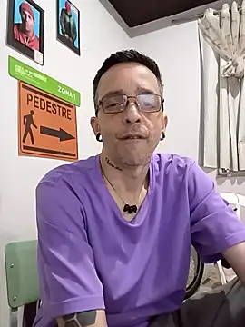 Snapshot of dinho_carioca chatting on October 18, 2025, 12:51 pm dinho carioca online show from October 18, 2025, 12:51 pm