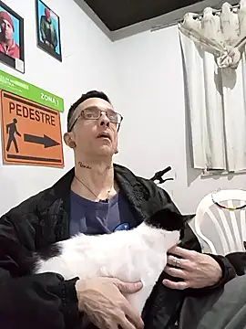 Snapshot of dinho_carioca chatting on October 21, 2025, 10:31 pm dinho carioca online show from October 21, 2025, 10:31 pm