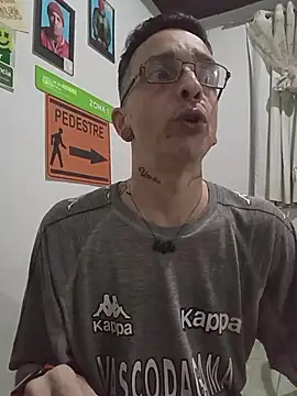 Snapshot of dinho_carioca chatting on November 13, 2025, 6:23 pm dinho carioca online show from November 13, 2025, 6:23 pm