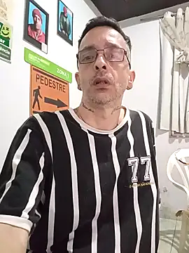 Snapshot of dinho_carioca chatting on October 9, 2025, 2:39 pm dinho carioca online show from October 9, 2025, 2:39 pm