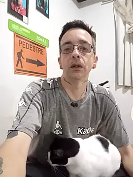 Snapshot of dinho_carioca chatting on November 9, 2025, 2:32 pm dinho carioca online show from November 9, 2025, 2:32 pm