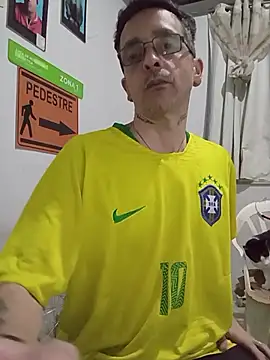 Snapshot of dinho_carioca chatting on December 4, 2025, 4:33 am dinho carioca online show from December 4, 2025, 4:33 am