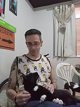 Snapshot of dinho_carioca chatting on November 6, 2025, 4:11 pm dinho carioca online show from November 6, 2025, 4:11 pm