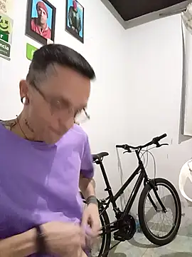 Snapshot of dinho_carioca chatting on October 15, 2025, 3:42 pm dinho carioca online show from October 15, 2025, 3:42 pm