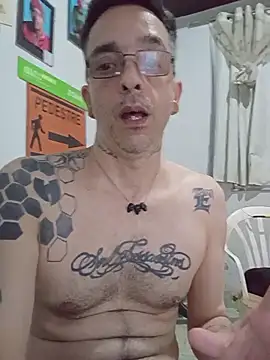 Snapshot of dinho_carioca chatting on November 15, 2025, 5:17 pm dinho carioca online show from November 15, 2025, 5:17 pm