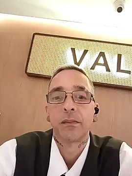 dinho carioca online show from February 16, 2026, 12:42 am