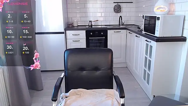 ChloeSummers online show from November 24, 2025, 7:41 am